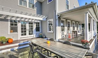 19 Summer St, Bristol, RI 02809