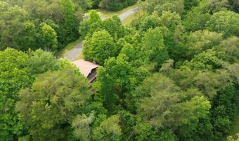 229 E Taxiway Dr, Albany, KY 42602