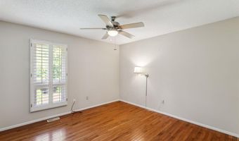2114 Mason Lake Dr, Ballwin, MO 63011