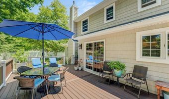 5 Trotter Ter, Belford, NJ 07718