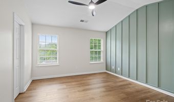 3813 Brookchase Ln, Charlotte, NC 28205