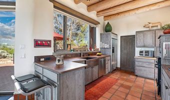 267 Hondo Seco Rd, Arroyo Seco, NM 87514