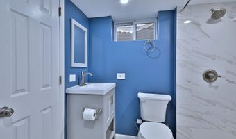 511 W BYRON Ave, Addison, IL 60101