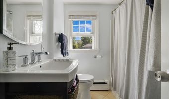 5 Indigo Rd, Barrington, RI 02806