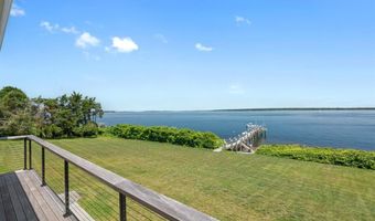 1058 E Shore Rd, Jamestown, RI 02835