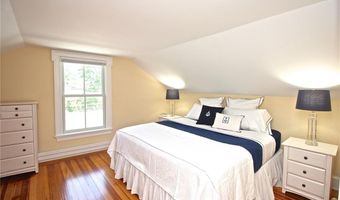 105 John St, Newport, RI 02840