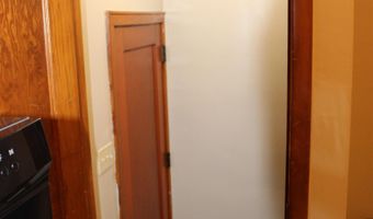 905 Pine St, Atlantic, IA 50022