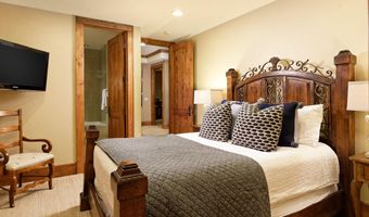 1395 Sierra Vista Dr Unit 1, Aspen, CO 81611