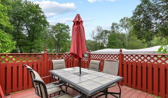 470 Dexter Dr, Bridgeport, CT 06606