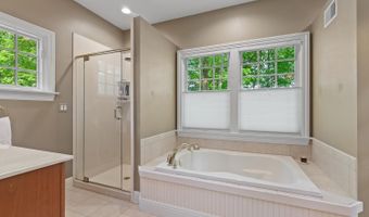 3120 Windmill Dr, Adrian, MI 49221