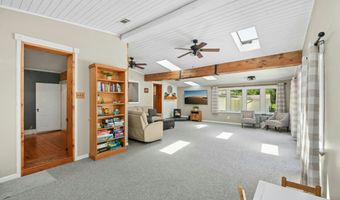 222 BASTIAN Ln, Allentown, PA 18104