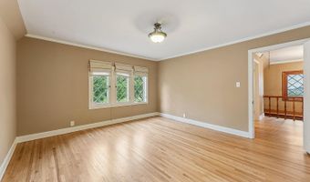 914 Ash St, Baraboo, WI 53913