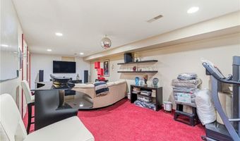 152 Fairway Dr, Coventry, RI 02816