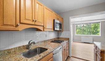 10401 GROSVENOR Pl 506, Rockville, MD 20852