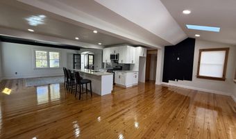 605 Farrelly Ave, Bayville, NJ 08721