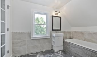 2806 FRANKLIN St NE, Washington, DC 20018