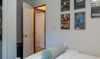 9 Kennebec Cir, Bath, ME 04530