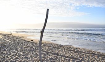 13 Hampton Ln, Amagansett, NY 11930