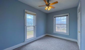 825 N 7th St, Arkansas City, KS 67005