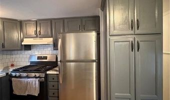 42 Maplewood Dr, Burrillville, RI 02839