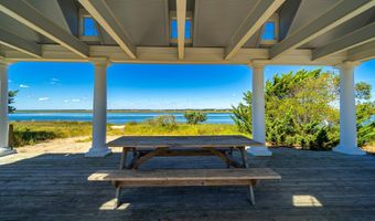 223 Sound Side Dr, Atlantic Beach, NC 28512