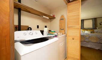 81 Shoreline Dr, Barnet, VT 05821