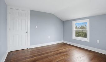 188 Greene Ln, Middletown, RI 02842