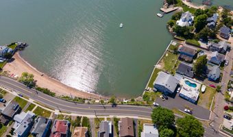 198-200 Shore Dr 2, Branford, CT 06405