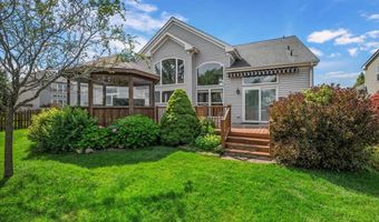 2317 Barrett Dr, Algonquin, IL 60102