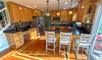 1860 Dorchester Ave, Algonquin, IL 60102