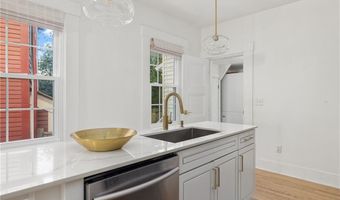 17 Old Beach Rd, Newport, RI 02840