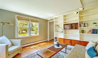 11 Henry Dr, Barrington, RI 02806