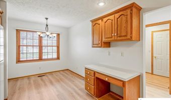 803 Clearwater Cir, Beatrice, NE 68310