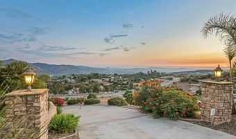 15718 Creek Hills Rd, El Cajon, CA 92021