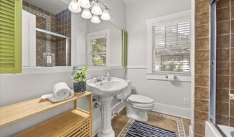 1900 PARK LAKE St, Orlando, FL 32803
