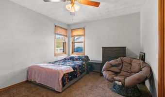 1742 E SYLVAN Ave, Appleton, WI 54915