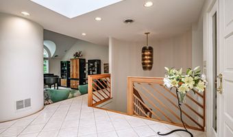 15 Inverness Rd, Falmouth, ME 04105