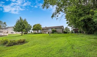 408 Hillview Dr, Aurora, IN 47001