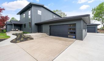 2777 Donna Dr, Columbus, OH 43220