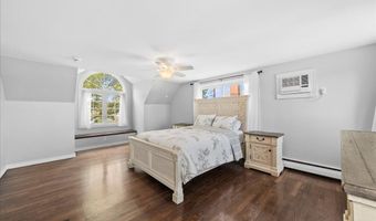 84 Lebrun Ave, Amityville, NY 11701