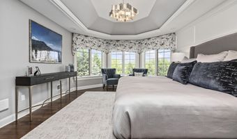 1 Stoneridge Dr, Albany, NY 12211