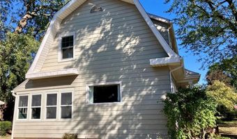 227 Crescent Dr, Akron, OH 44301