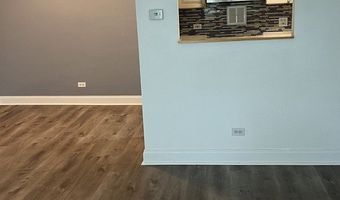 1227 S Old Wilke Rd 406, Arlington Heights, IL 60005