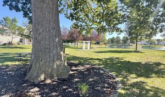 7327 Oak Knoll Dr, Indianapolis, IN 46217