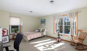 5 Pondside Pl, Cheshire, CT 06410