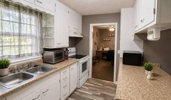 406 S Wells Ave, Altamont, KS 67330