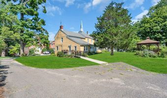 19 High St, Allentown, NJ 08501