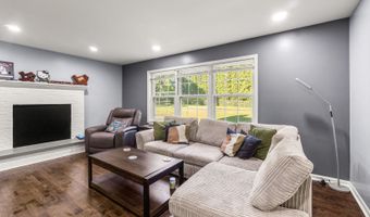 40233 N Lakeview Ave, Antioch, IL 60002