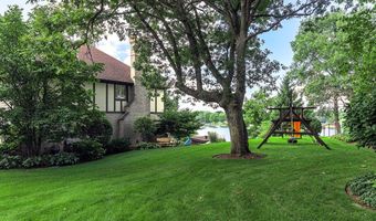 799 Lake Holiday Dr, Hainesville, IL 60548