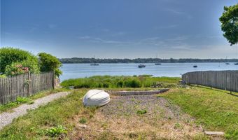 33 Spruce Ln, Bristol, RI 02809